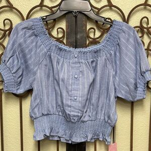 Fashion on Earth blue short puff sleeve crop top